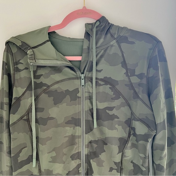 Lululemon Camouflage Zip-Up Sports Jacket - Picture 3 of 11